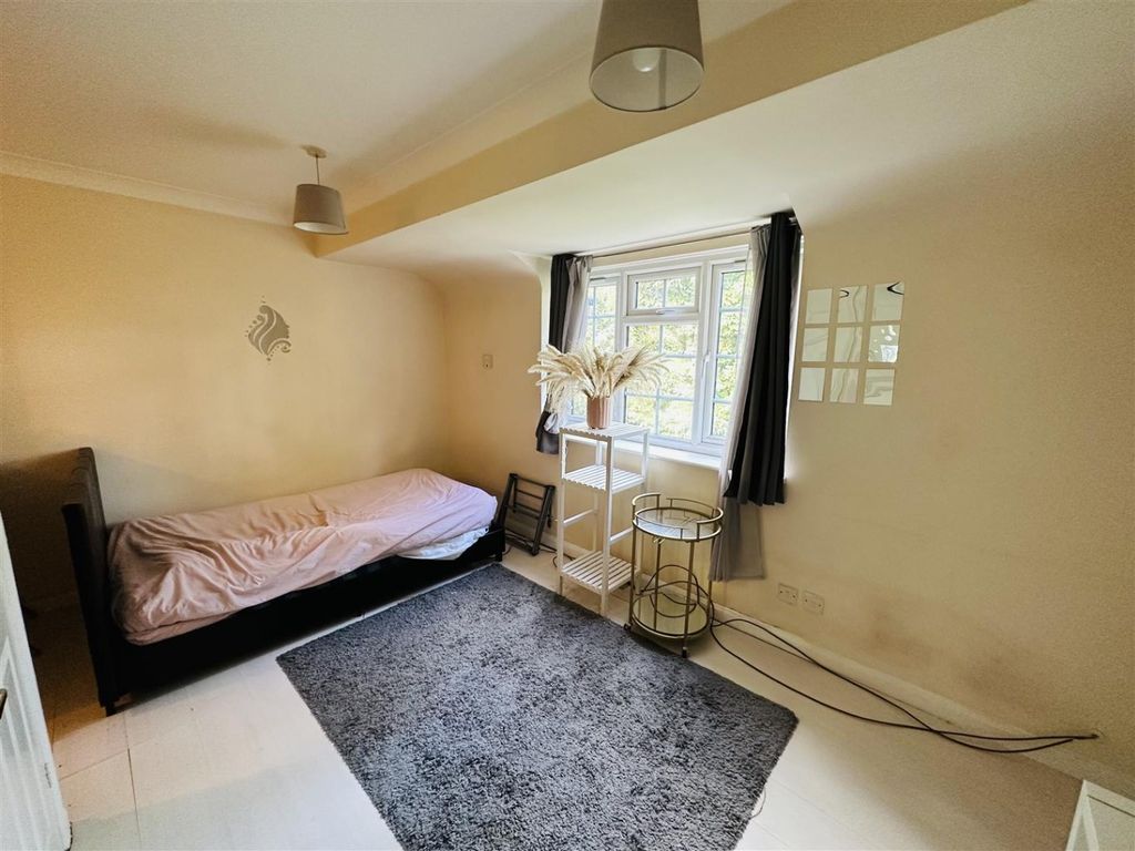 Studio for sale in Yellowhammer Court, 26 Eagle Drive, London, Greater London NW9, £185,000