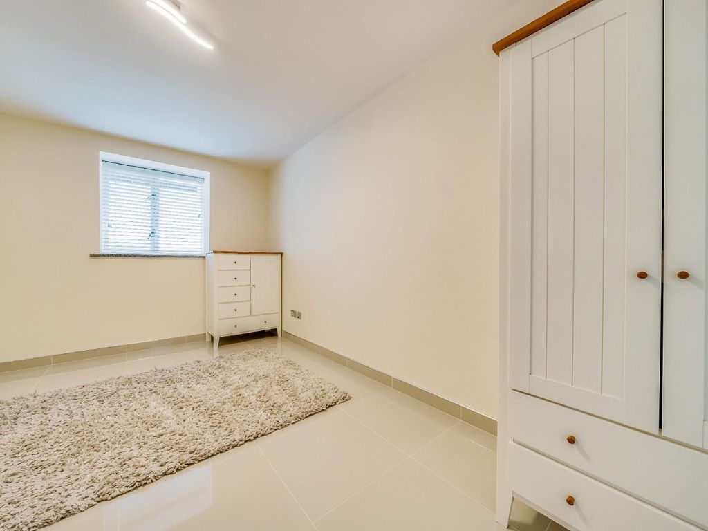 2 bed flat for sale in Bryngwyn Manor, Wormelow, Hereford HR2, £200,000