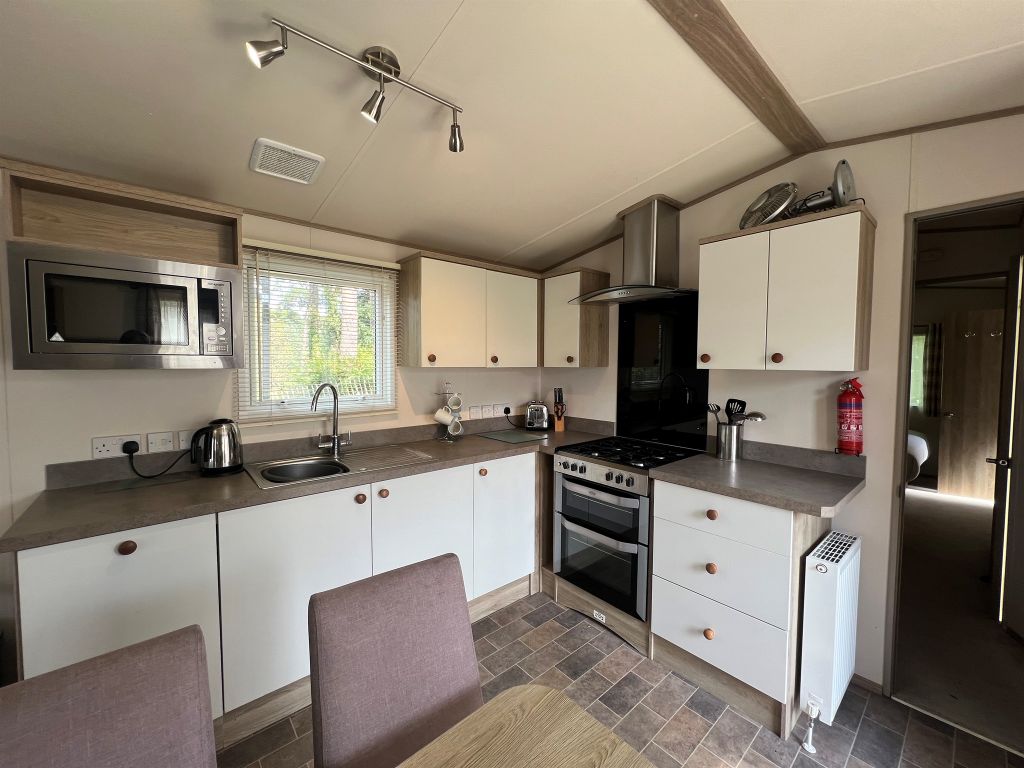2 bed mobile/park home for sale in Godshill, Fordingbridge SP6, £45,000