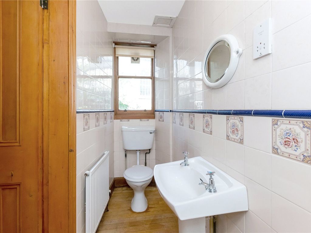 2 bed flat for sale in Perth Road, Dundee, Angus DD1, £123,500
