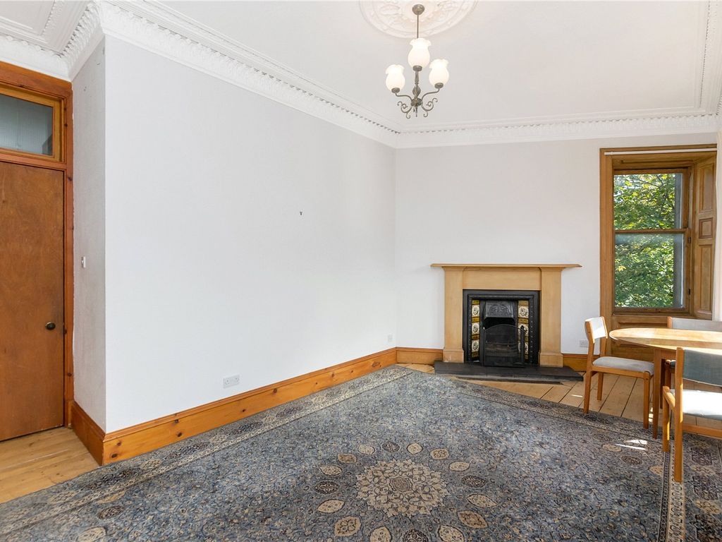 2 bed flat for sale in Perth Road, Dundee, Angus DD1, £123,500