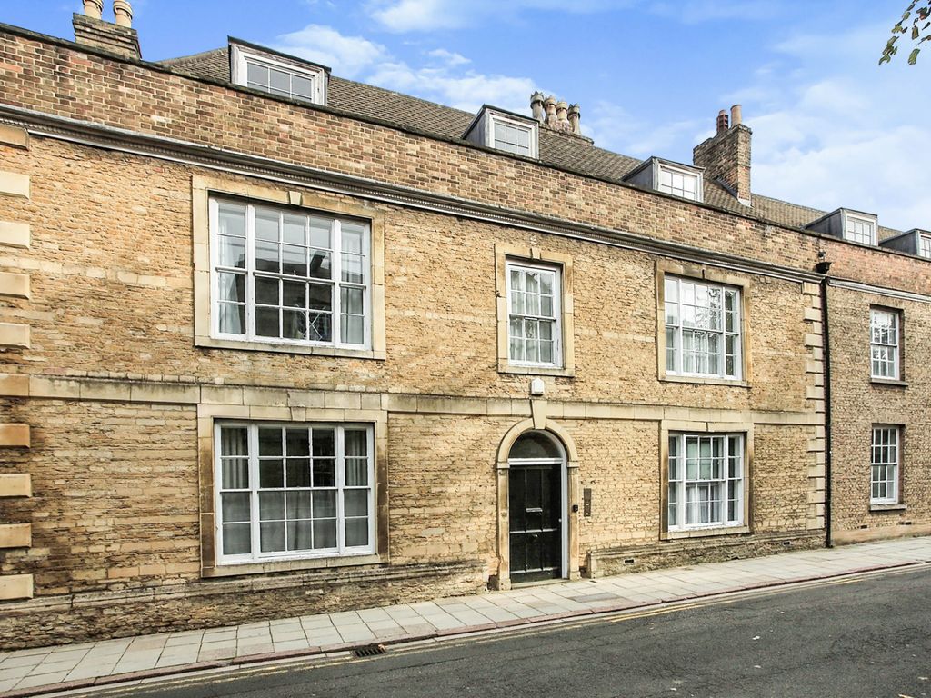 2 bed flat for sale in Priestgate, Peterborough PE1, £43,750