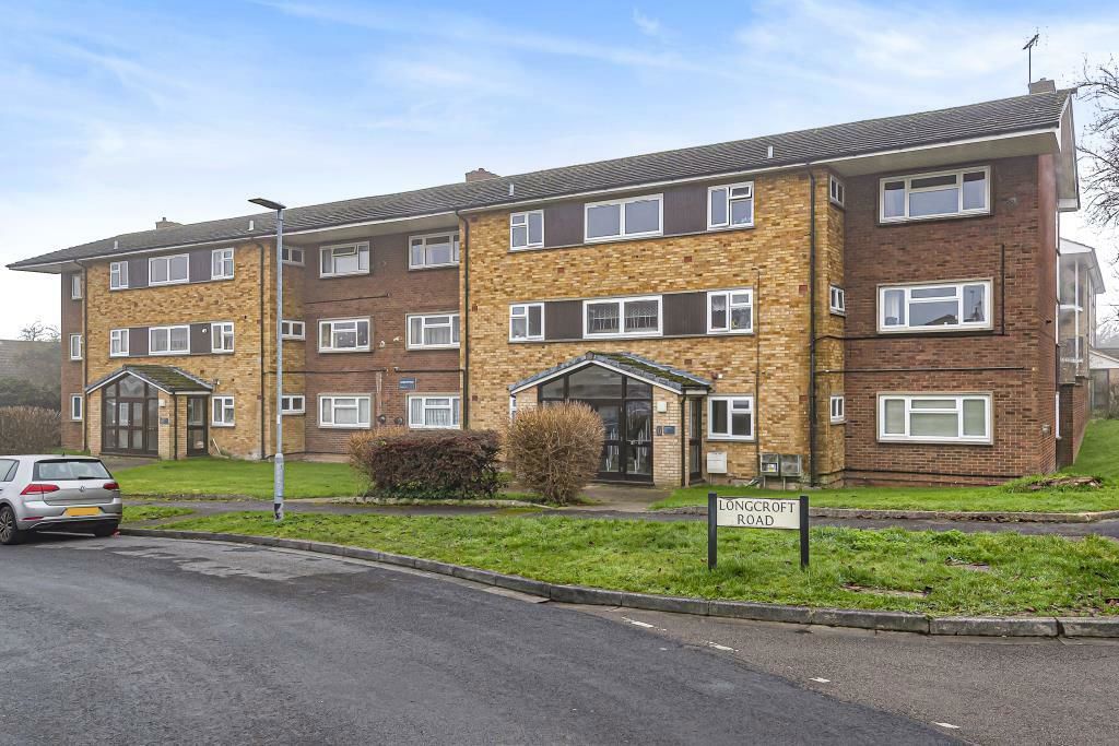 2 bed flat for sale in Longcroft Road, Maple Cross, Rickmansworth WD3, £205,000