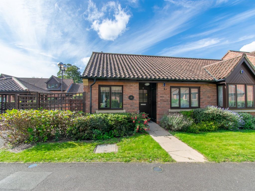 2 bed bungalow for sale in Honeywell Close, Oadby, Leicester, Leicestershire LE2, £180,000