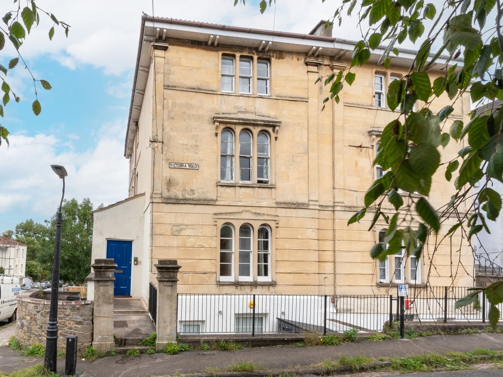 2 bed flat for sale in Victoria Walk, Cotham, Bristol BS6, £315,000