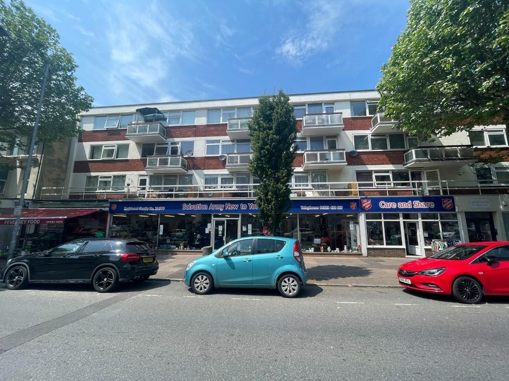 2 bed flat for sale in Pevensey Road, Eastbourne BN21, £139,950