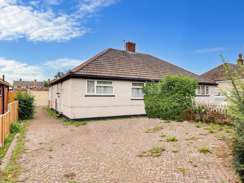2 bed semi-detached bungalow for sale in High Drive, Basingstoke, Hampshire RG22, £300,000