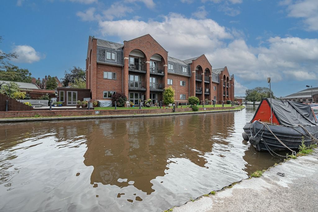 2 bed flat for sale in Cameron Wharf, Newcastle Street, Stone, Staffordshire ST15, £190,000