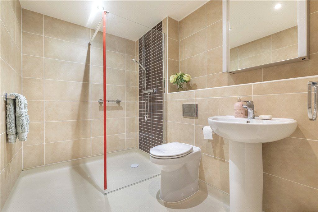 2 bed flat for sale in Bridge Street, Otley, West Yorkshire LS21, £325,000