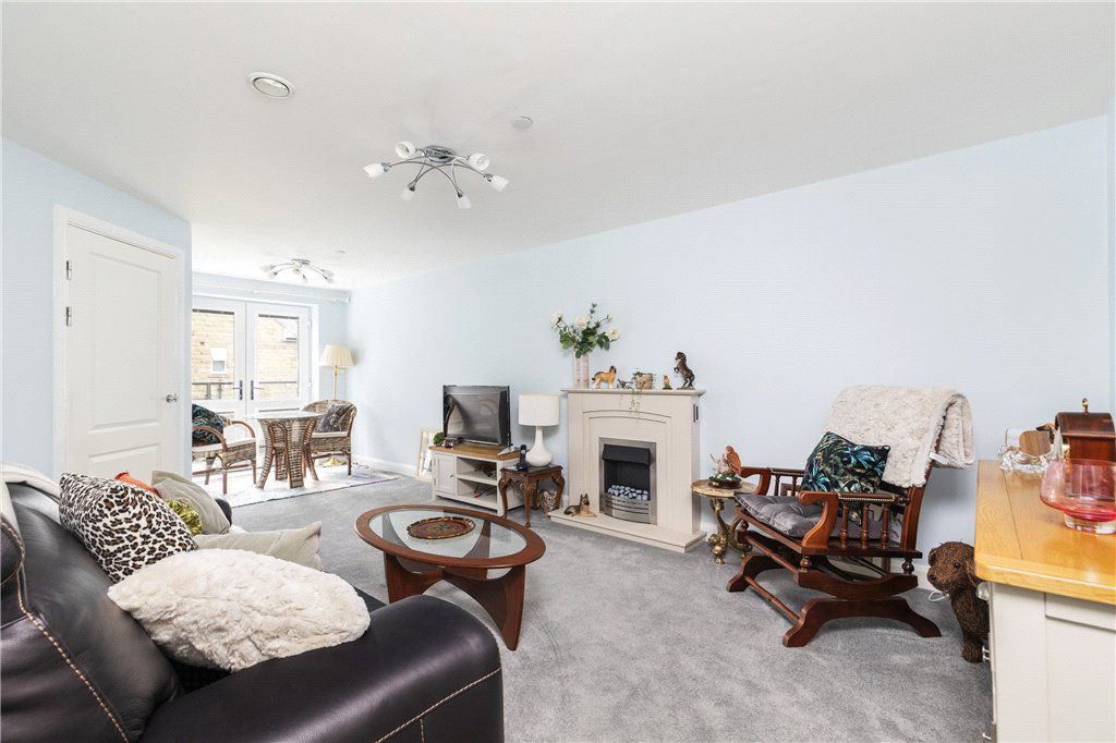 2 bed flat for sale in Bridge Street, Otley, West Yorkshire LS21, £325,000