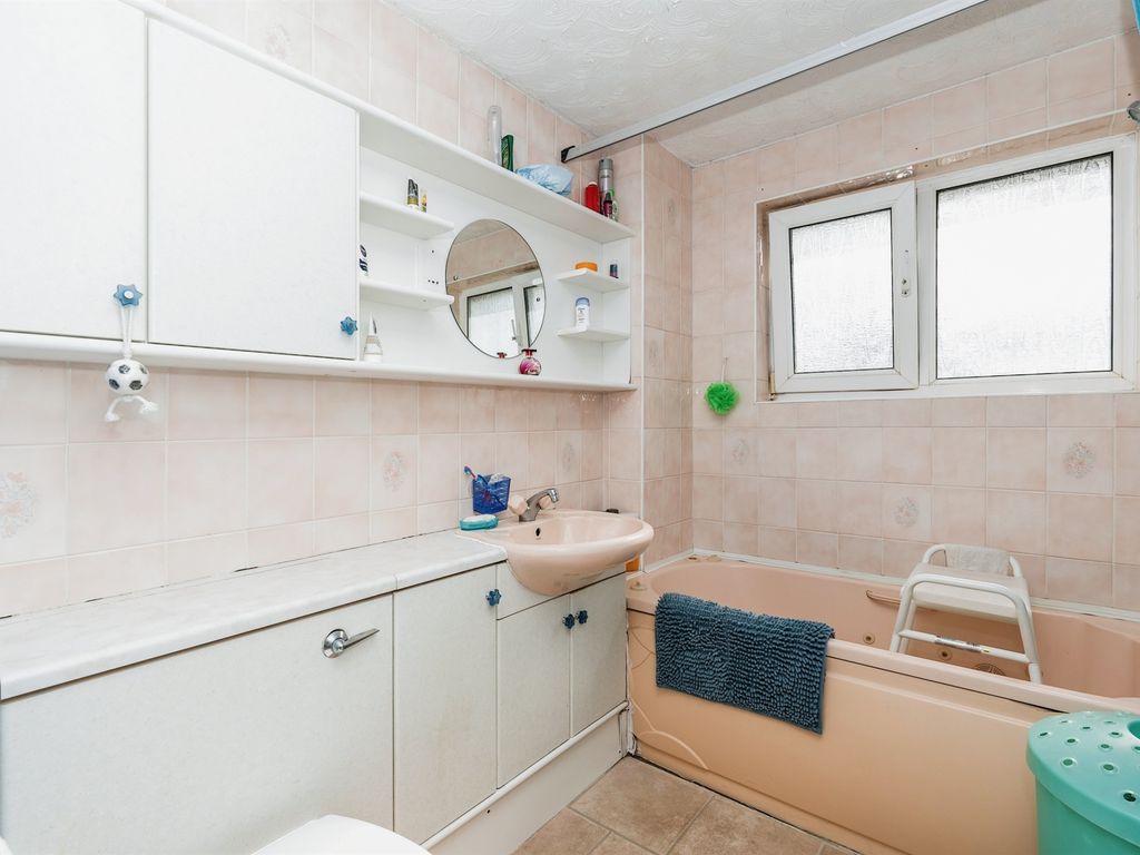 2 bed terraced house for sale in Blackwater Mews, Totton, Southampton SO40, £270,000