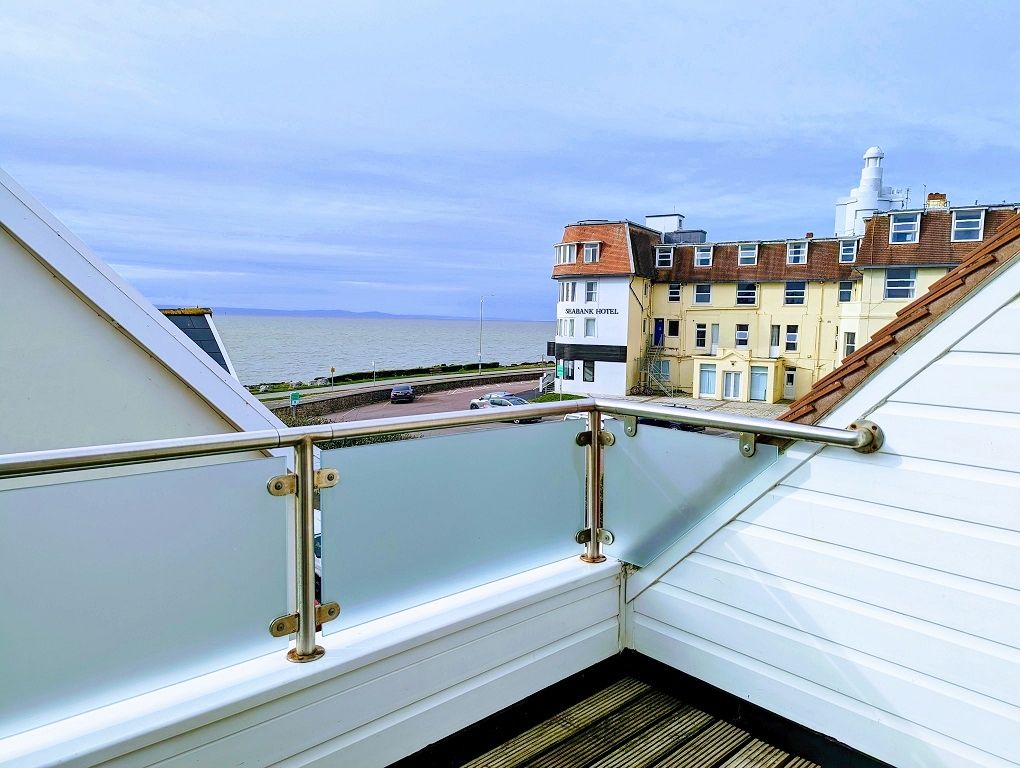 1 bed flat for sale in Picton Avenue, Porthcawl CF36, £189,000