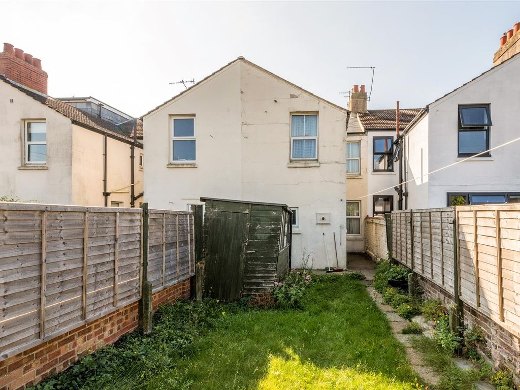 3 bed terraced house for sale in Kingsland Road, Broadwater, Worthing BN14, £250,000