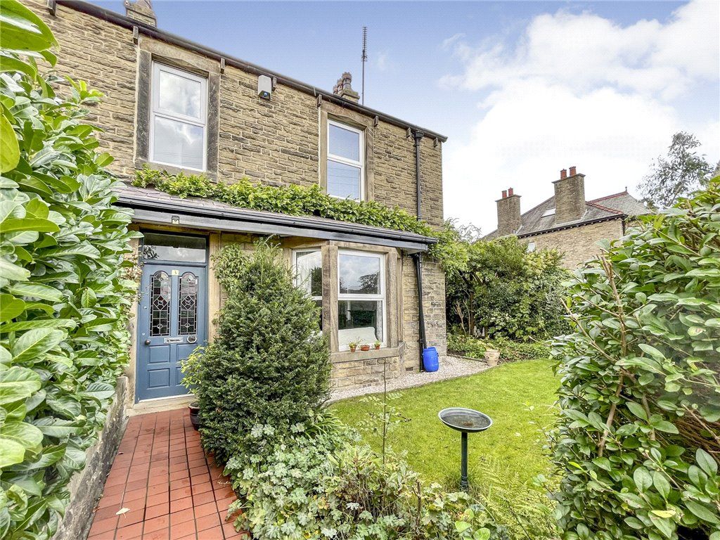 3 bed end terrace house for sale in South View, Hellifield, Skipton BD23, £260,000