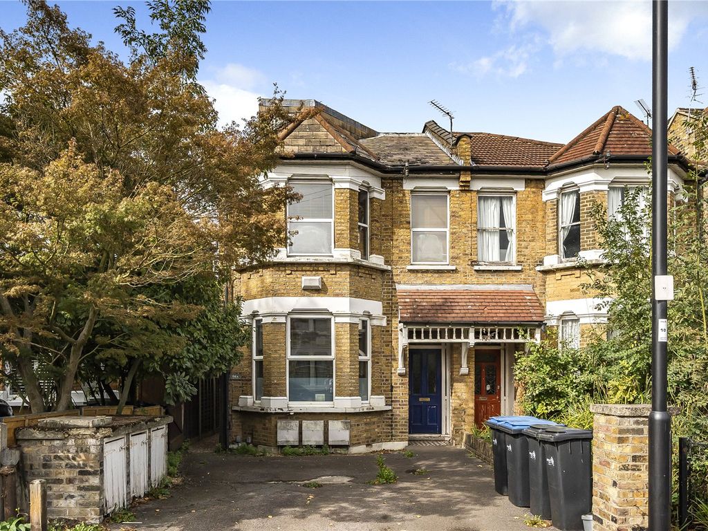 1 bed maisonette for sale in Palmerston Crescent, Palmers Green, London N13, £330,000