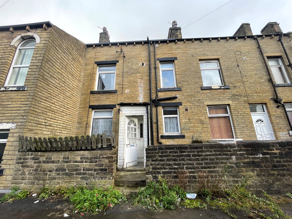 2 bed terraced house for sale in Burleigh Street, Halifax HX1, £65,000
