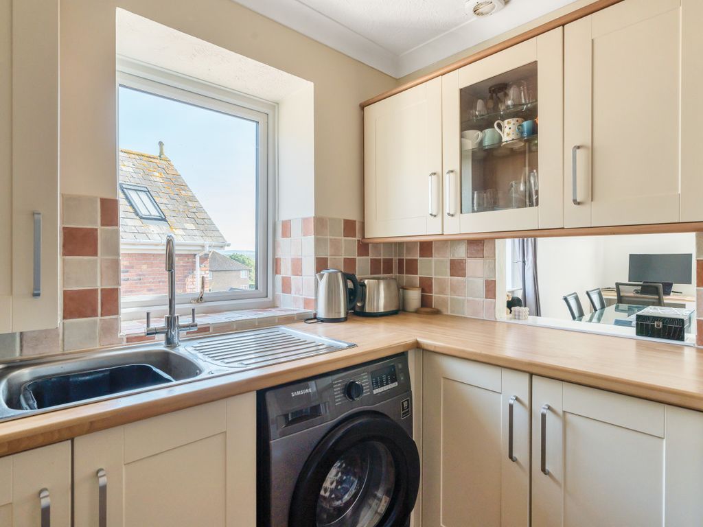 2 bed flat for sale in Lower Street, Pulborough, West Sussex RH20, £200,000