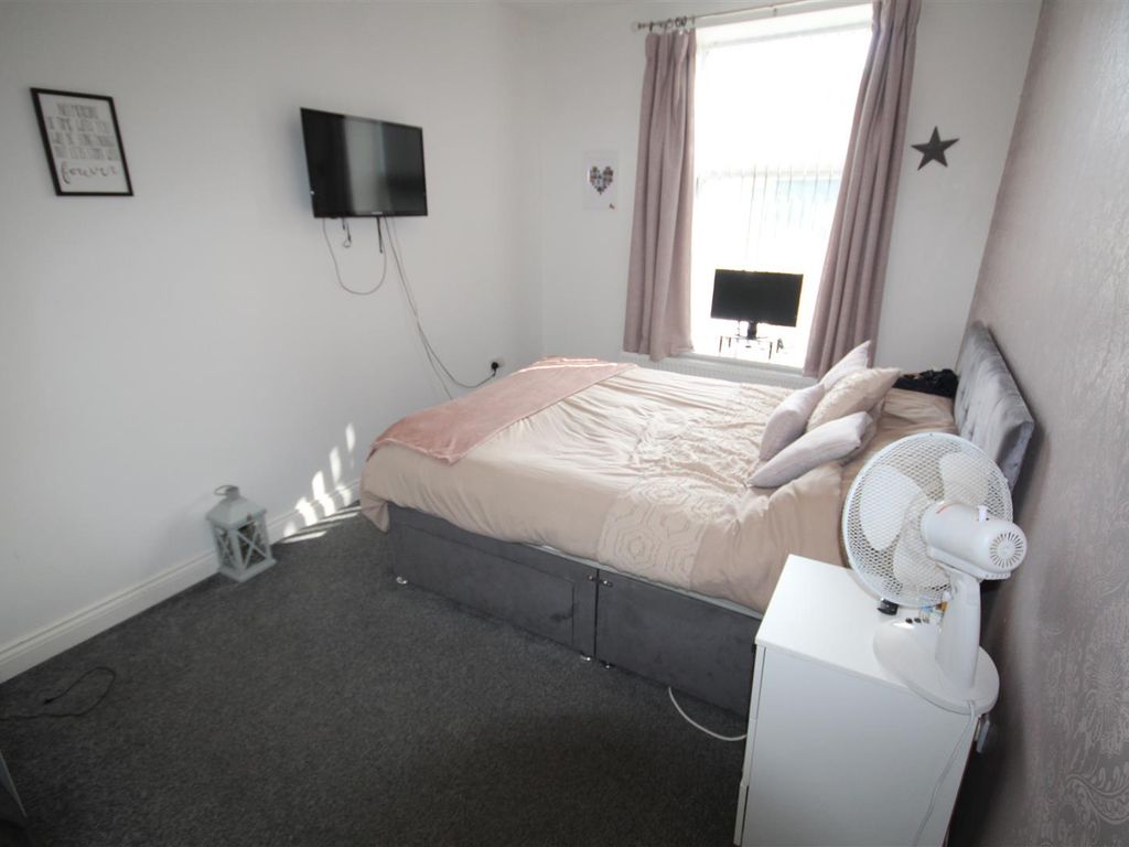 2 bed flat for sale in Abergele Road, Llanddulas, Abergele LL22, £169,995