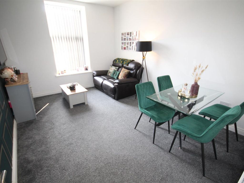 2 bed flat for sale in Abergele Road, Llanddulas, Abergele LL22, £169,995