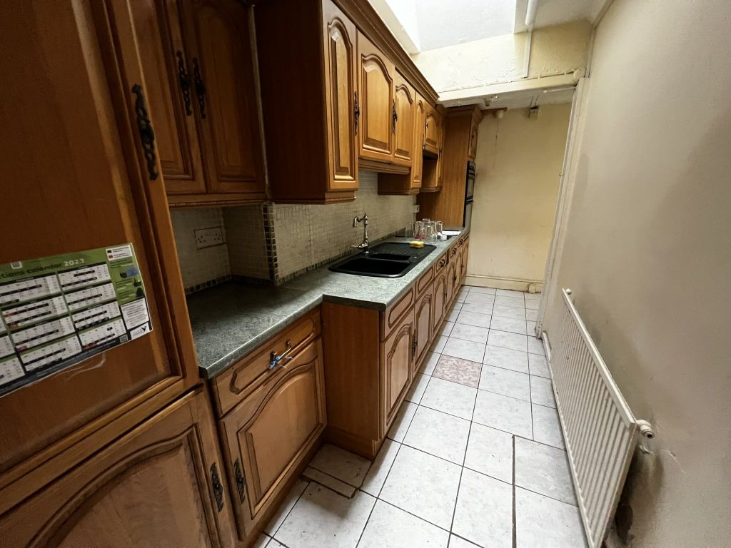 2 bed property for sale in Barn Road, Carmarthen SA31, £119,950