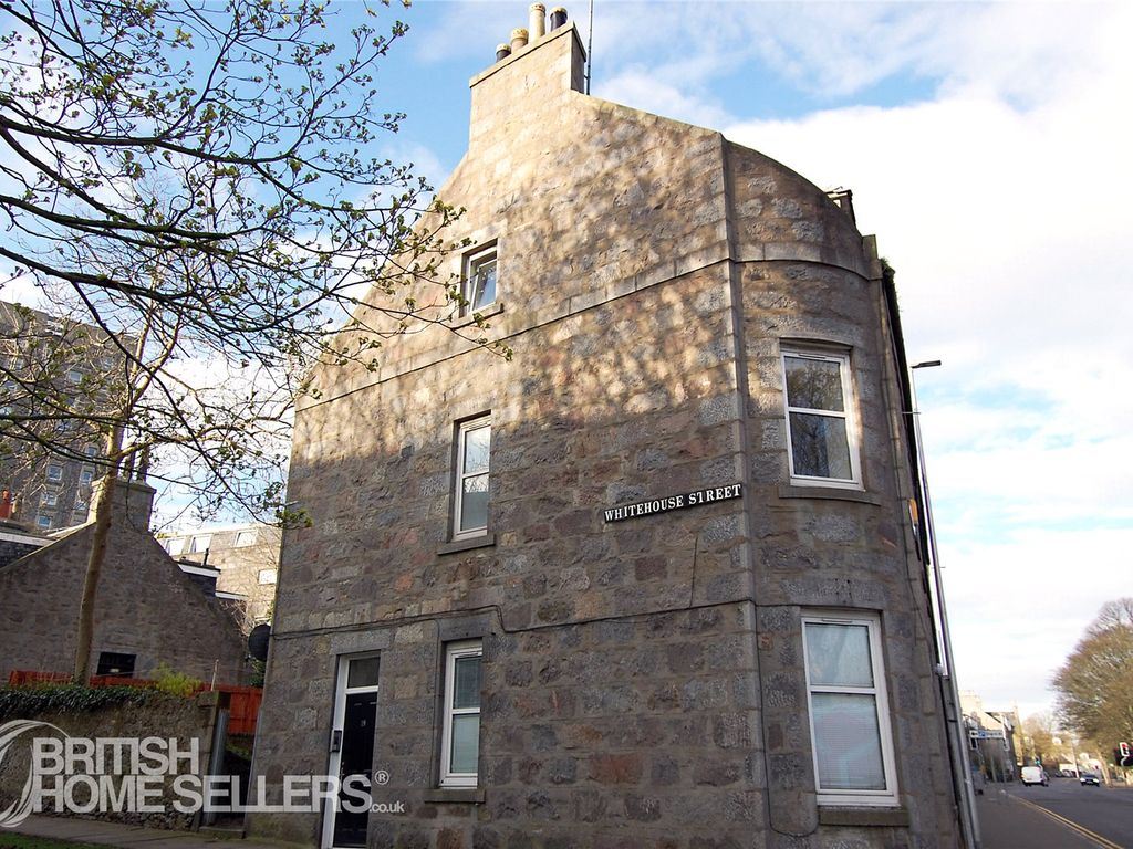 2 bed flat for sale in Whitehouse Street, Aberdeen, Aberdeenshire AB10, £100,000