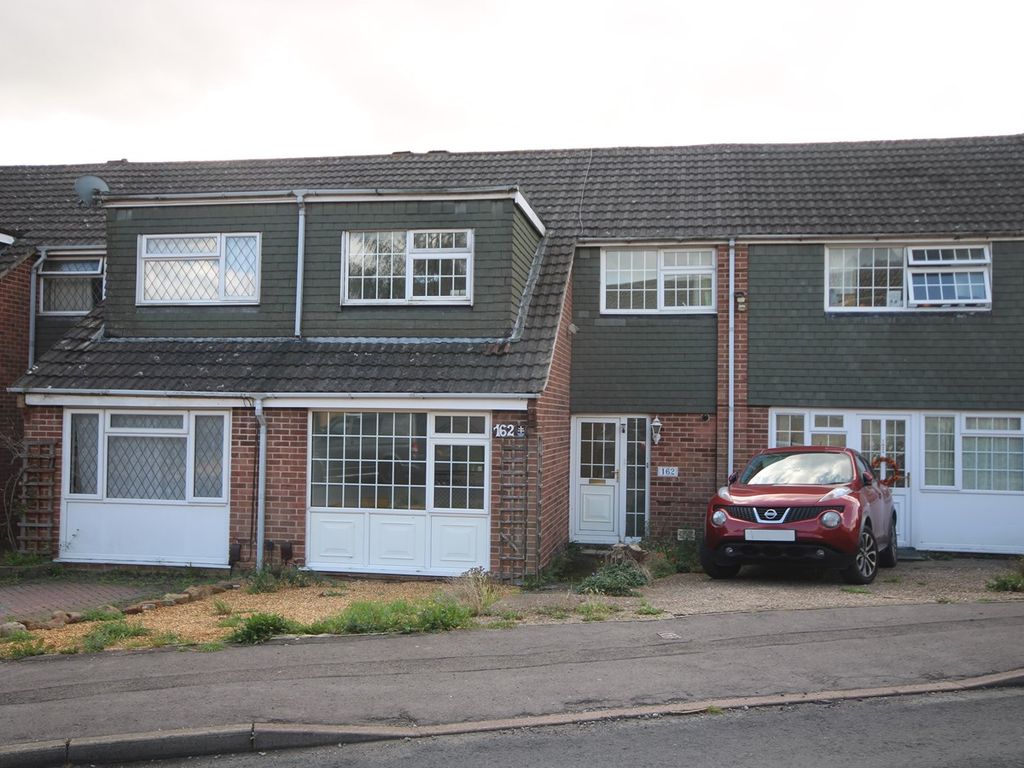 3 bed semi-detached house for sale in Sagecroft Road, Thatcham RG18, £335,000