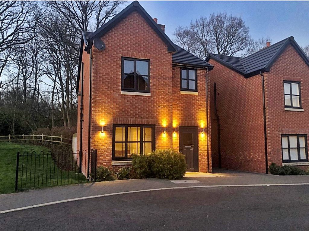 3 bed detached house for sale in Red Campion Close, Daresbury WA7, £275,000