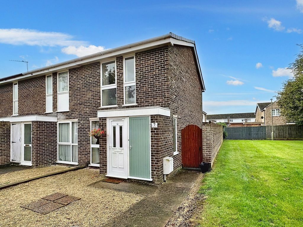 2 bed end terrace house for sale in Kennet Close, Grove, Wantage OX12, £240,000