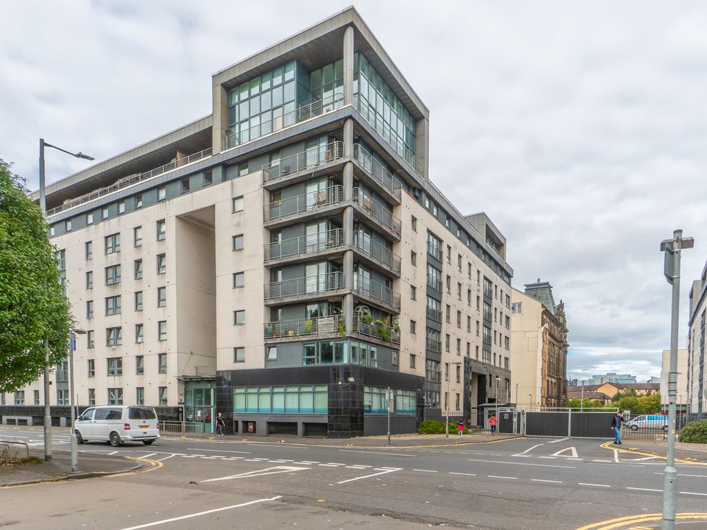 2 bed flat for sale in Wallace Street, Glasgow G5, £110,000