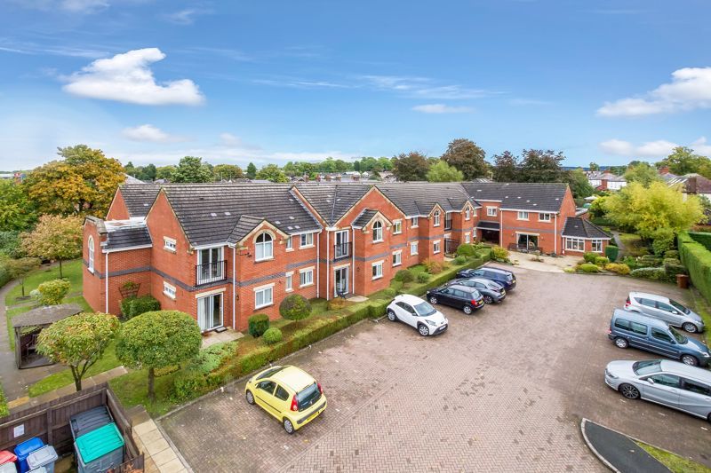2 bed flat for sale in Apple Close, Congleton CW12, £155,000