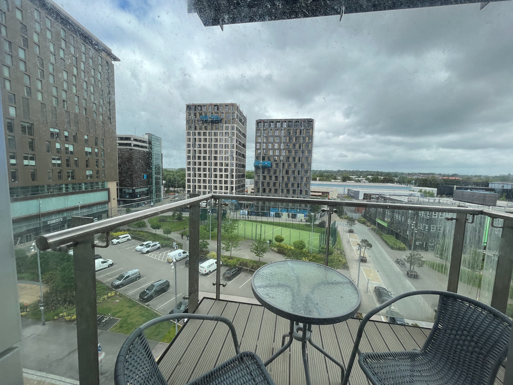 2 bed flat for sale in Media City, Salford Quays M50, £195,000