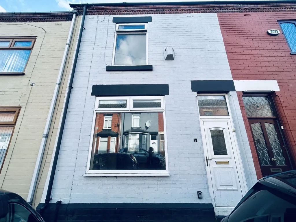 2 bed terraced house for sale in Park Road, Widnes WA8, £75,000