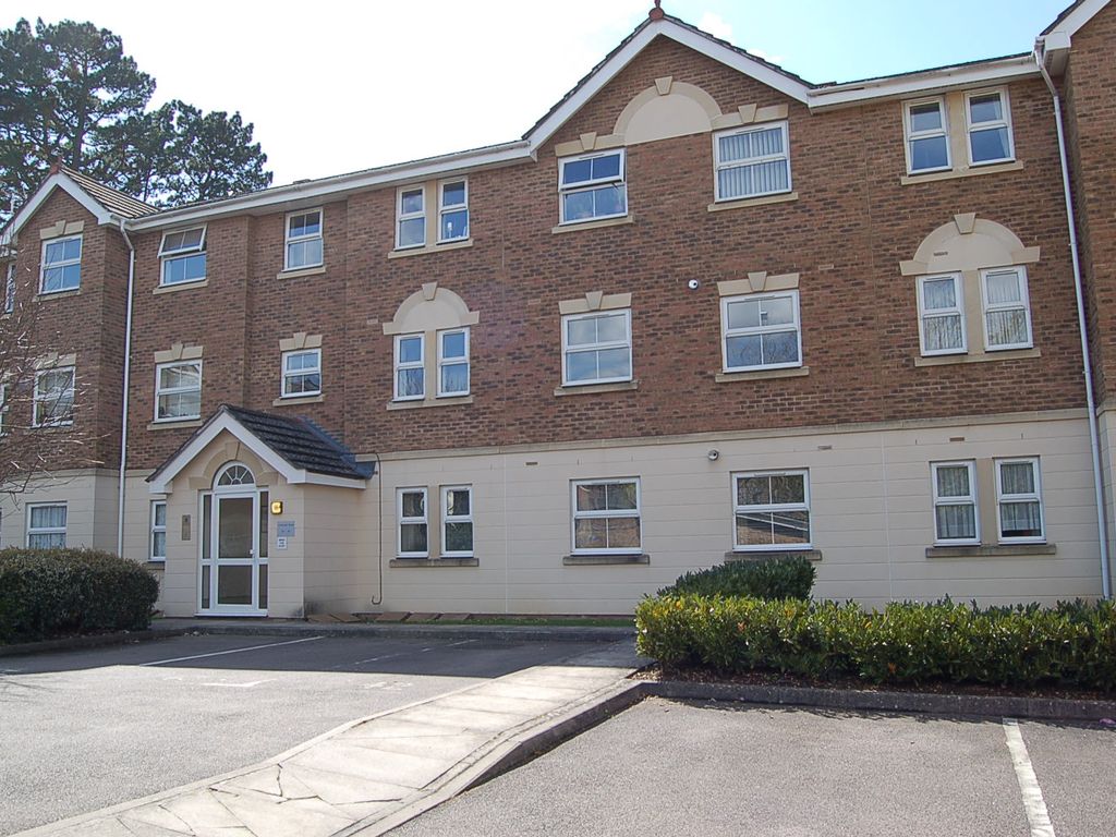 2 bed flat for sale in Trevelyan Place, Heath Road, Haywards Heath RH16, £265,000