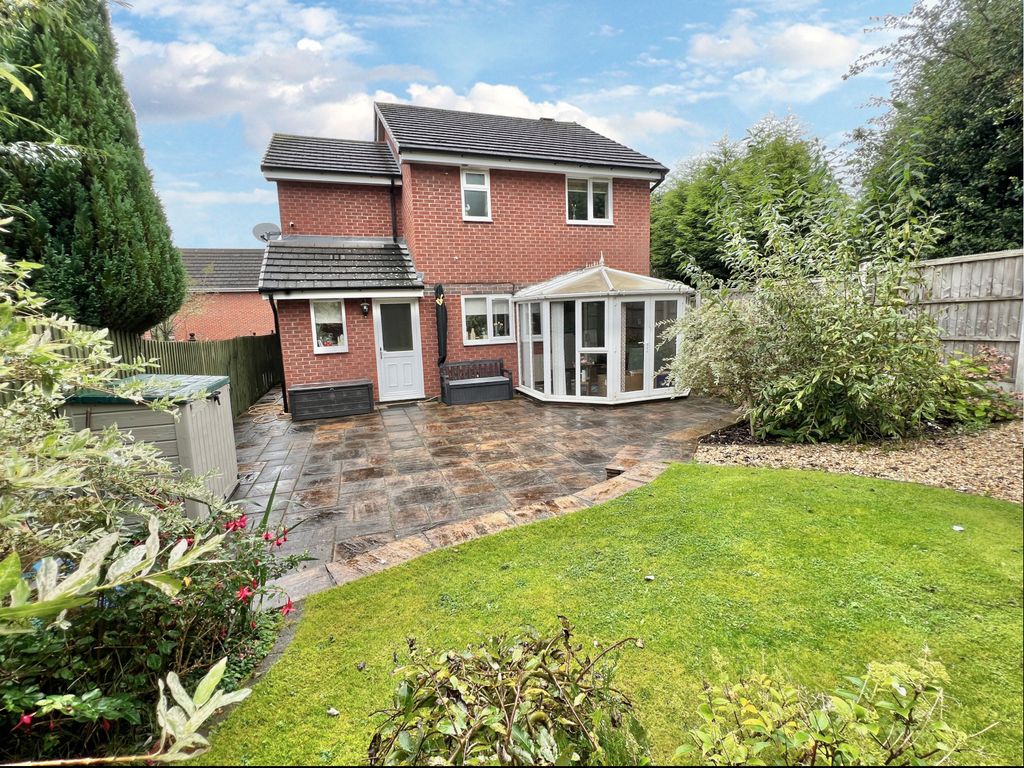 4 bed detached house for sale in Woodside Road, Ketley, Telford TF1, £295,000