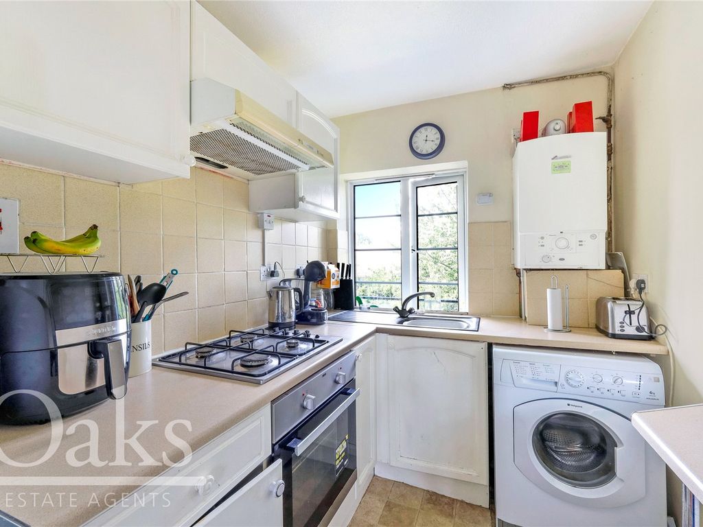 1 bed flat for sale in Bridges Lane, Beddington, Croydon CR0, £200,000