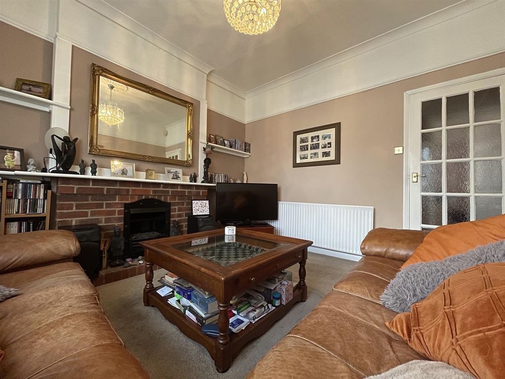 3 bed maisonette for sale in Northumberland Road, Linford, Stanford-Le-Hope SS17, £240,000