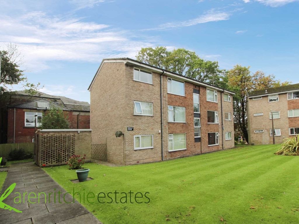 1 bed flat for sale in West Gate Avenue, Bolton BL1, £69,950