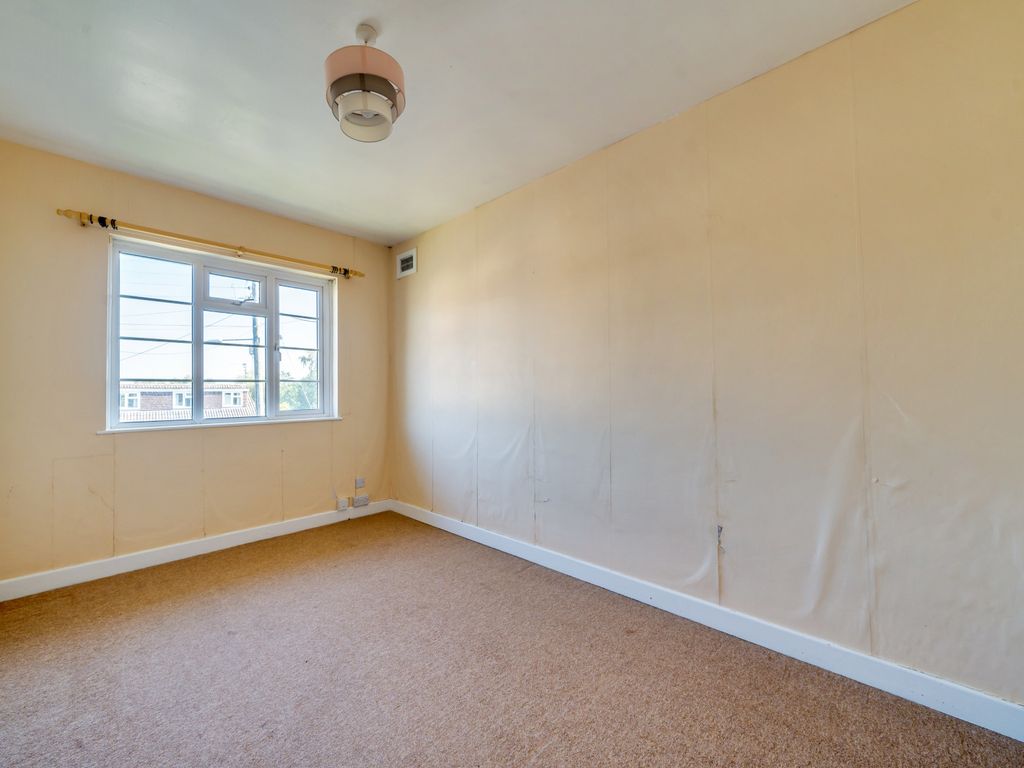 2 bed flat for sale in Fossefield Road, Midsomer Norton, Radstock, Somerset BA3, £180,000
