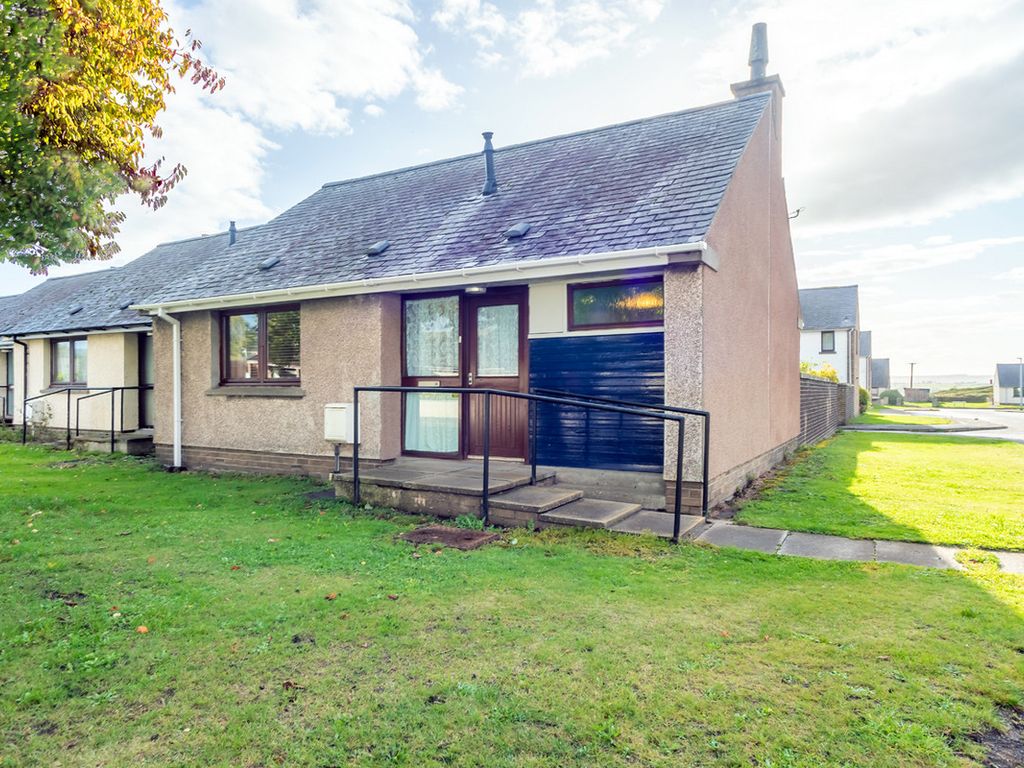 1 bed semi-detached bungalow for sale in Kendal Crescent, Alness IV17, £80,000