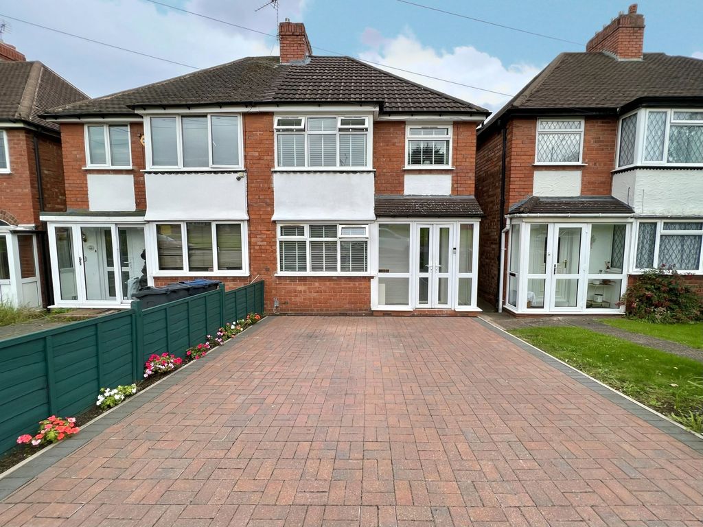 3 bed semi-detached house for sale in Priory Road, Hall Green, Birmingham B28, £240,000