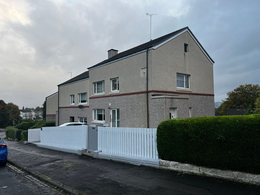 2 bed flat for sale in Redpath Drive, Glasgow G52, £72,500