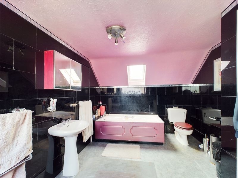 5 bed detached house for sale in Hyndford Road, Lanark ML11, £245,000