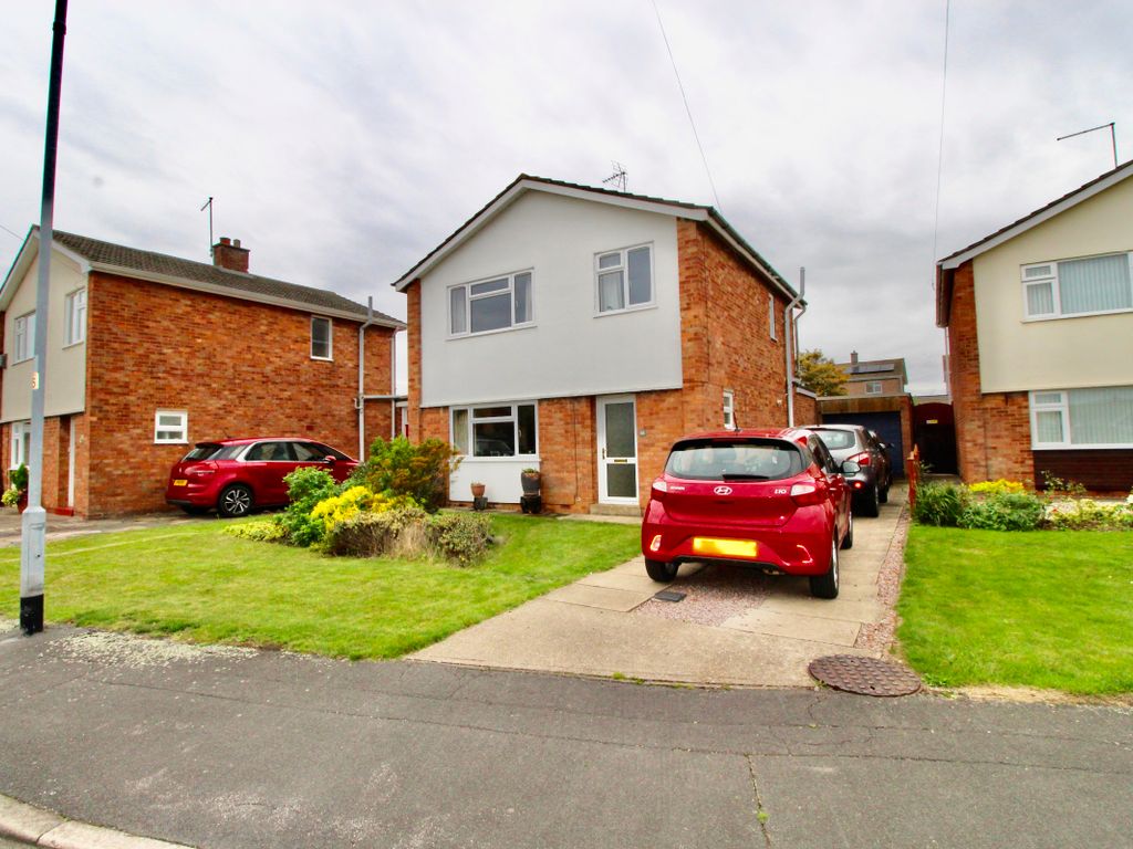3 bed detached house for sale in Allan Avenue, Stanground, Peterborough PE2, £300,000