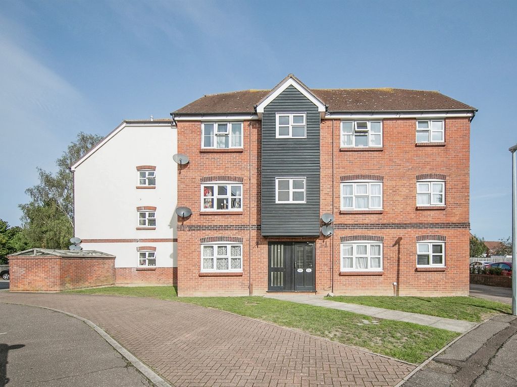 2 bed flat for sale in Harvard Court, Highwoods, Colchester CO4, £170,000