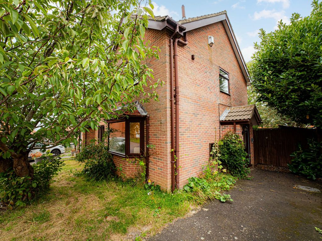 3 bed semi-detached house for sale in Tennyson Gardens, Aylesham CT3, £260,000
