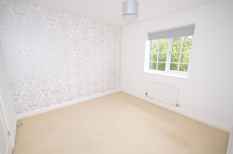 2 bed flat for sale in Scarlett Avenue, Wendover, Aylesbury HP22, £265,000