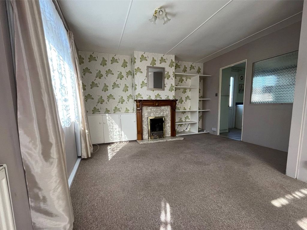 2 bed property for sale in Homestead Drive, Surrey Hills Park, Normandy, Surrey GU3, £89,500