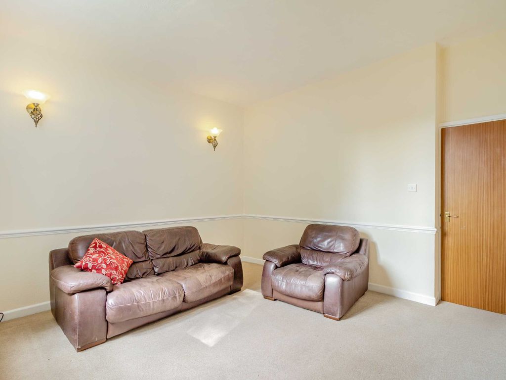2 bed flat for sale in Redbrook Road, Monmouth, Monmouthshire NP25, £185,000