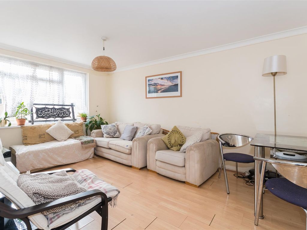 2 bed flat for sale in Ridge Bank, Cippenham, Slough SL1, £229,950