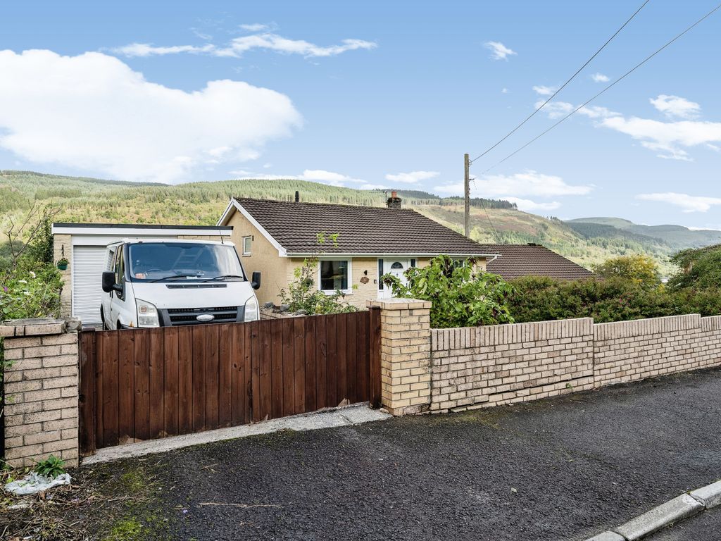 4 bed detached house for sale in Wellfield, Melincourt, Neath, Neath Port Talbot SA11, £250,000
